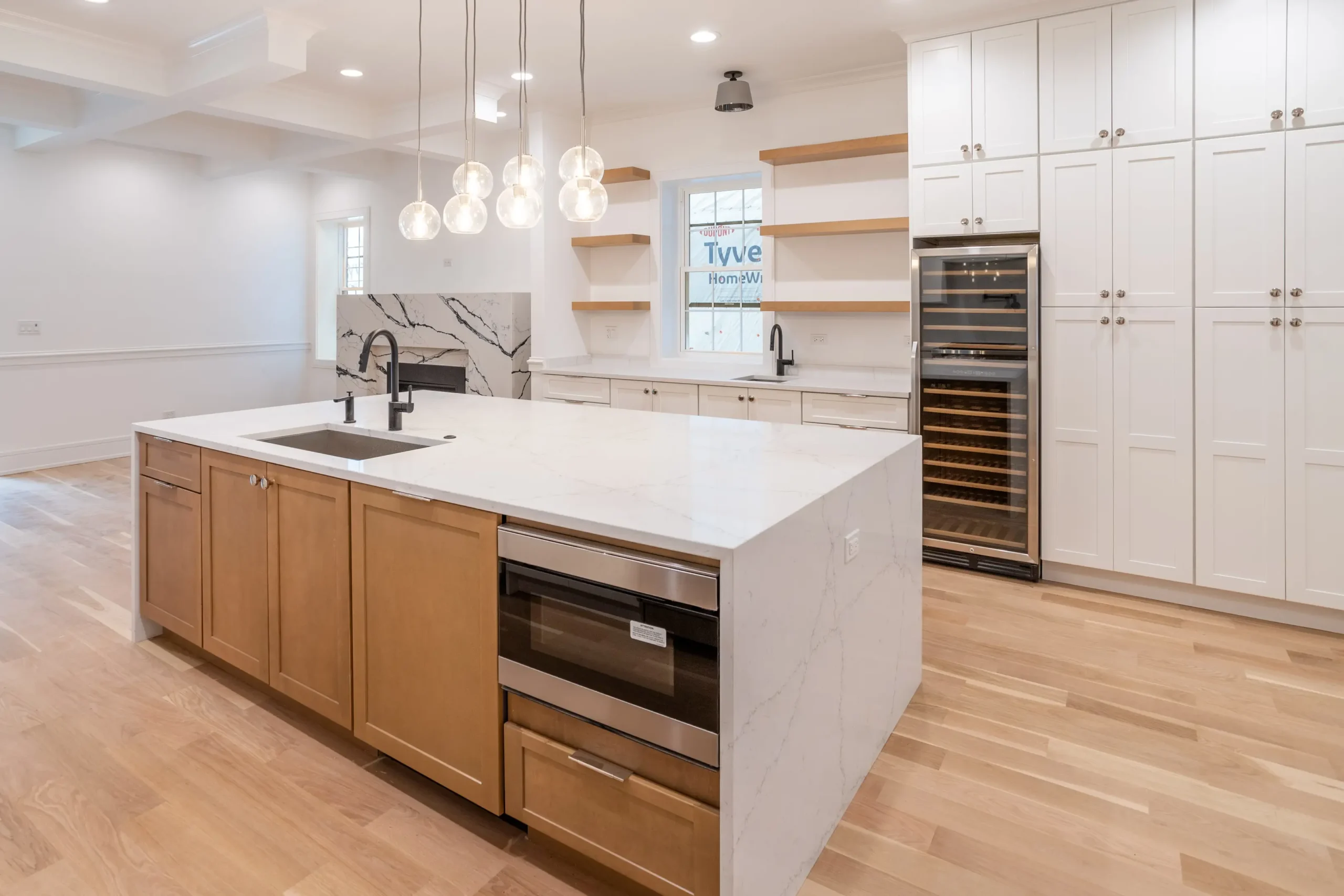 1617 W Byron St, Chicago