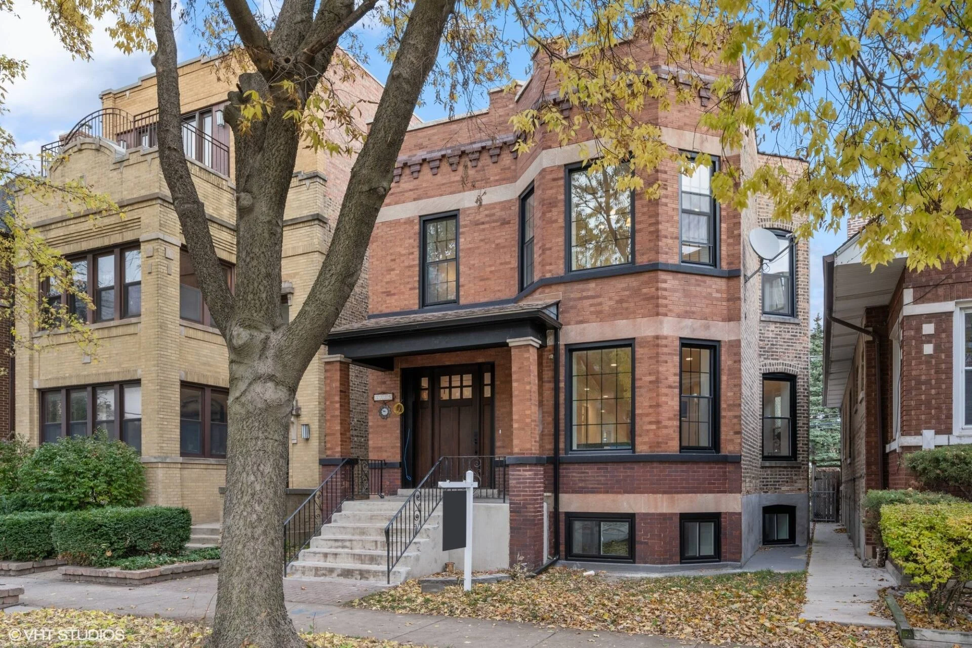 3725 N Oakley Ave, Chicago