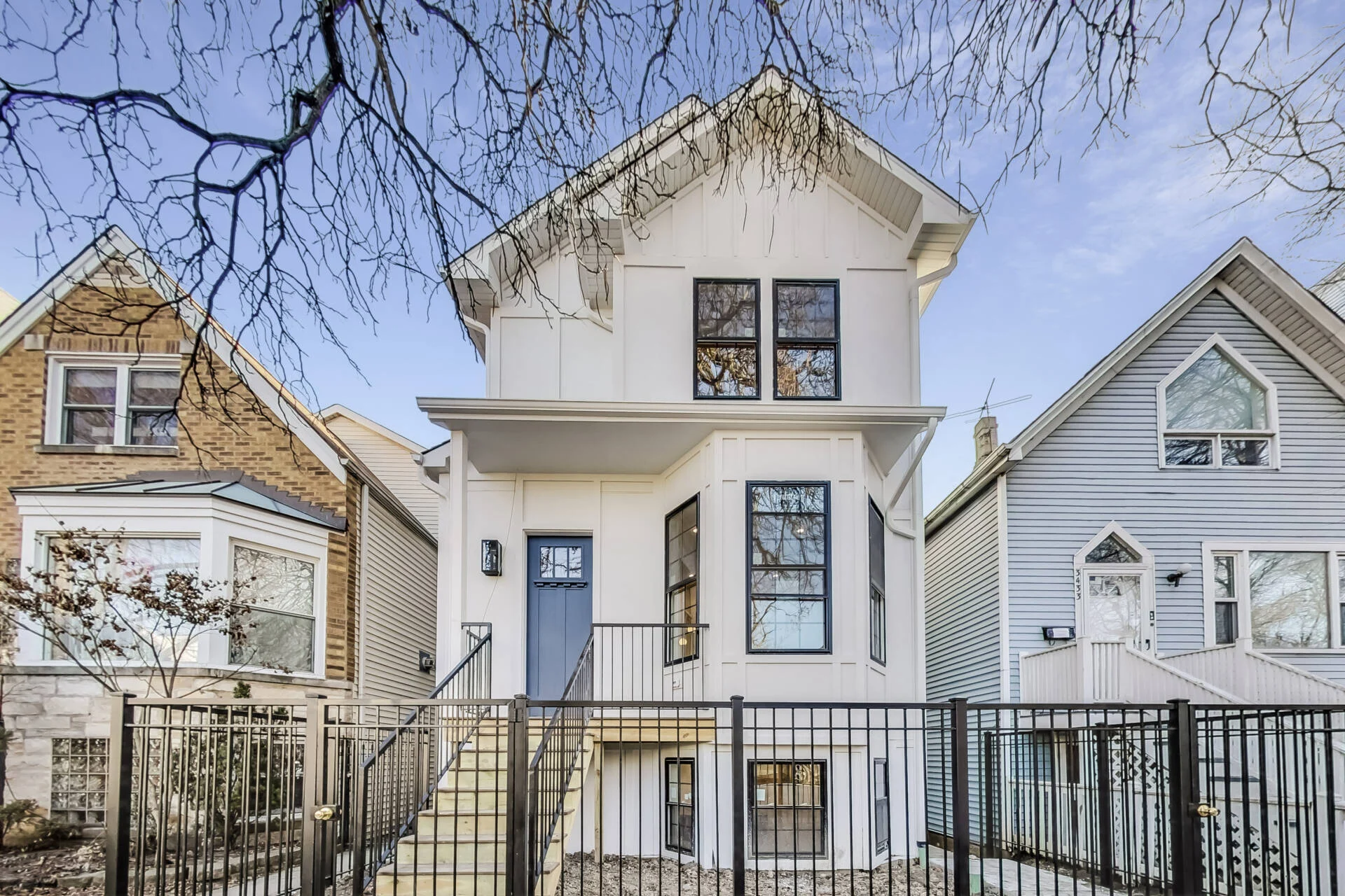 3435 N Oakley Ave, Chicago